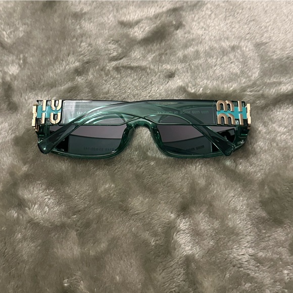MIU MIU Sunglasses - Picture 3 of 4